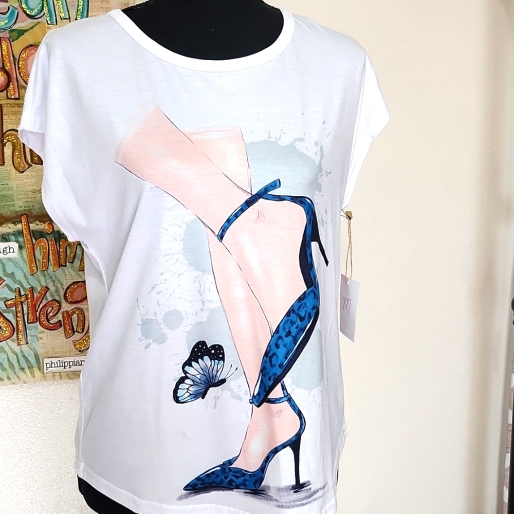 🐥5/$25🐥NWT "Butterfly Blue" Shirt